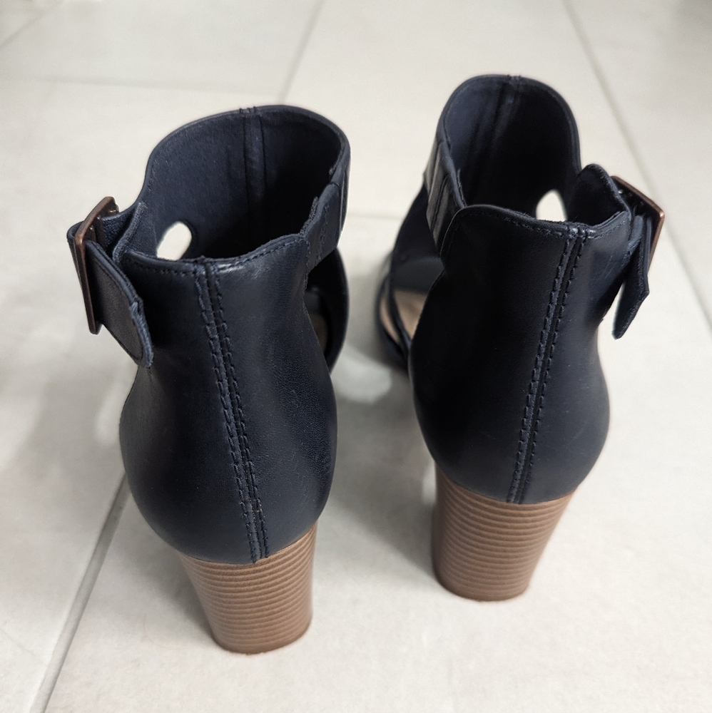 Clarks Heidi - Picture 2 of 3